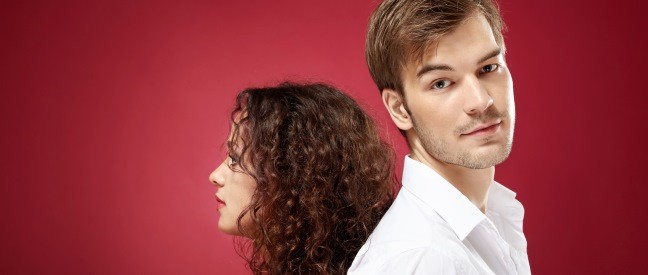 Wissen zum Flirten: Signale der Körpersprache richtig deuten