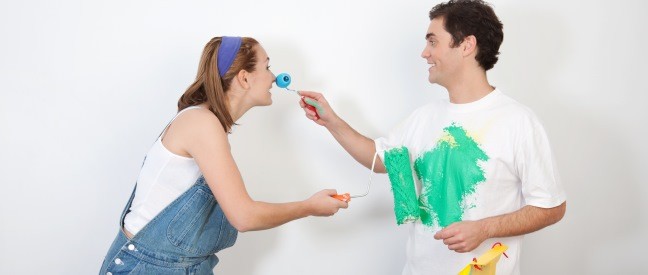 Flirten im Frühling: Mit unseren Tipps weißt du endlich, ob jemand mit dir flirtet