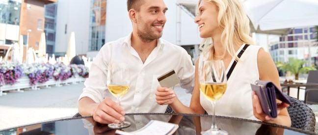 Das liebe Geld: Wer zahlt beim ersten Date? - FIT FOR FUN